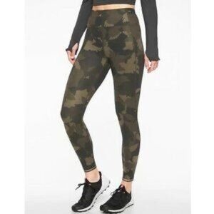 Athleta Run Free Camo 7/8 Tight Pants Arbor Olive XS